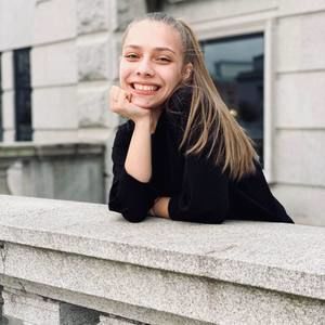 Meet your Posher, Hannah